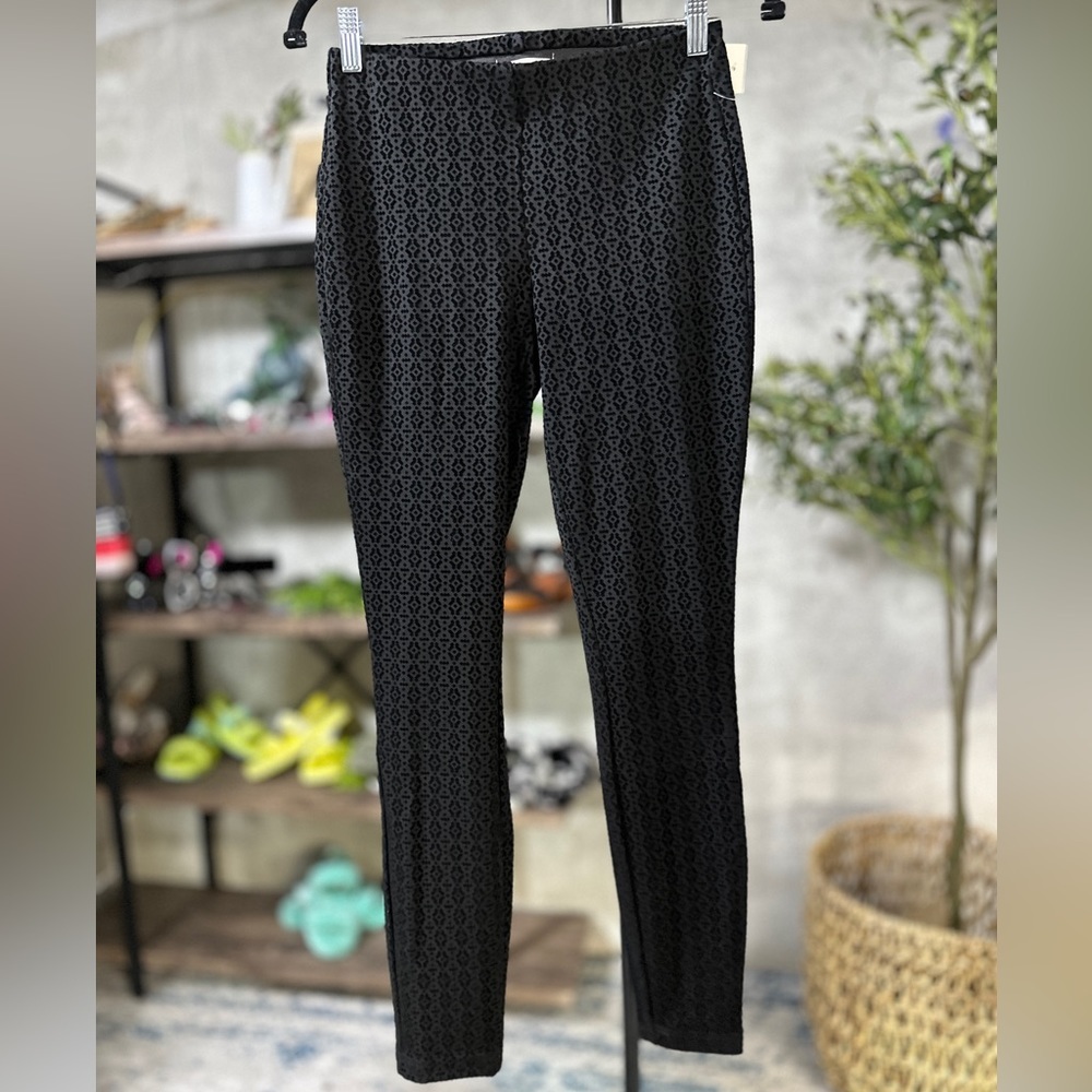 #5 NWT! Nanette Lepore velvet pattern black pull on legging pants
